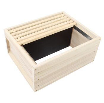 Zander Einengschied Rähmchen aus Holz für Ganzzargen – ideal zum Einengen und gezielten Führen von Bienenvölkern in Zander Magazinen und Beuten. Das sofort einsatzbereite Schied überzeugt durch passgenaue Maße (Oberträger 477 mm, Schiedlänge 419 mm, Gesamthöhe 220 mm) und ist optimal abgestimmt auf Zander Ganzzargen. Hochwertige 1A Qualität, robust verarbeitet und langlebig – Made in Germany.