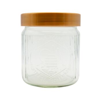 DIB Gläser 500g – Ideal für Imker & Honigliebhaber Die hochwertigen DIB Gläser mit 500g Fassungsvermögen überzeugen durch ihre praktische Größe (Höhe 9,3 cm, Ø 8,4 cm) und sind optimal geeignet für die professionelle Abfüllung von Honig nach Vorgaben des Deutschen Imkerbundes. Die robuste Qualität sorgt für sichere Lagerung und ansprechende Präsentation. Lieferung in der praktischen Verpackungseinheit: 12er Karton – perfekt für Imkereien und Wiederverkäufer.