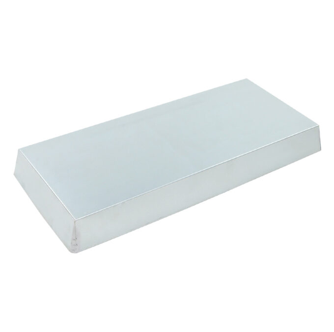 Ein Zander Ablegerkasten aus Massivholz für 5 Rähmchen inkl. Innendeckel, Boden und Magazin. Ideal zur Ablegerbildung, Königinnenzucht und Schwarmverhinderung. Mit belüftetem Boden und Fütterungsmöglichkeit für eine optimale Bienenhaltung.