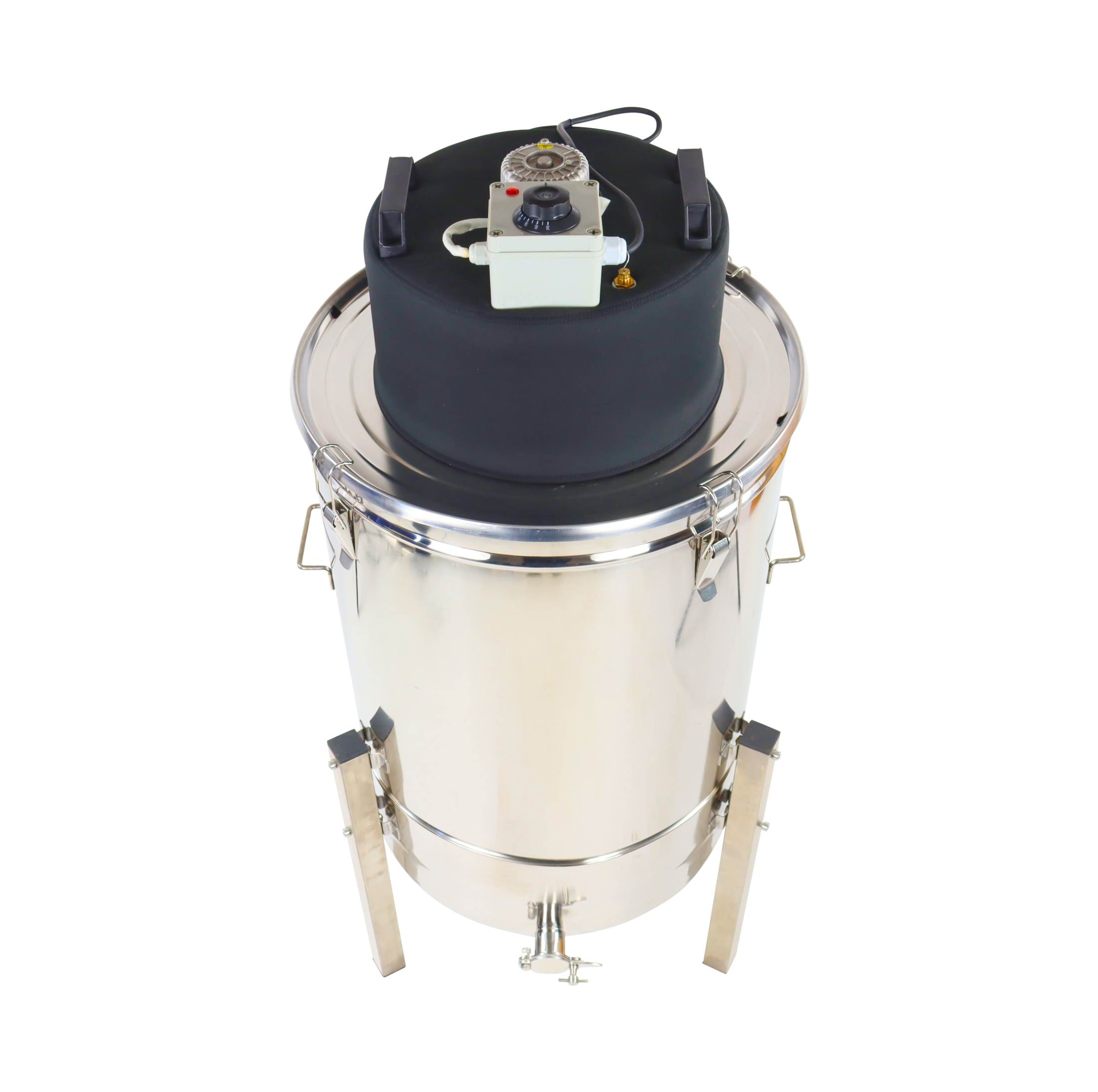 Der Entdeckelungswachsschmelzer Pro ermöglicht die effiziente und honigschonende Trennung von Deckelwachs und Honig dank integrierter Heizung und Umluftventilator im Deckel. Gleichmäßige Temperaturen verhindern Überhitzung und sichern höchste Honigqualität. Geeignet für bis zu 18 Normalmaß- oder 16 Zander-Rähmchen sowie ideal zum Auftauen von kandiertem und Melezitosehonig. Robuste Edelstahlkonstruktion mit Thermostatregelung von 30–110 °C für den professionellen Imkereinsatz.