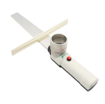 Varrojet Oxalsäure Verdampfer für Imker, ideal zur effektiven Varroa-Bekämpfung in allen Beutentypen. Elektrischer Fumigator für einfache, sichere und präzise Milbenbekämpfung. Robustes Metallgehäuse, Batteriebetrieb und Dampfsperre sorgen für maximale Sicherheit und Komfort bei der Bienenvölkerpflege.