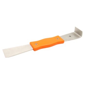 Klassischer Stockmeißel für die Imkerei aus rostfreiem Edelstahl mit beidseitig scharf geschliffener Klinge. Die schlanke, unlackierte Form ermöglicht präzises und bienenschonendes Arbeiten am Bienenstock. Robuster Kunststoffgriff sorgt für sicheren Halt bei jeder Witterung. Mit 26 cm Länge und 4 cm Breite bietet der Stockmeißel optimale Hebelwirkung, hohe Langlebigkeit und ist ideal für den täglichen Einsatz im Imkeralltag.