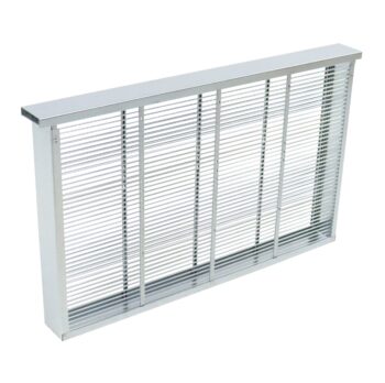 Dadant US Bannwabentasche für 1 Rähmchen aus verzinktem, robustem und bienenfreundlichem Material. Geeignet für Rähmchen mit Hoffmann- oder geraden Seiten, ideal zur Königinnenzucht, Schwarmkontrolle und medikamentenfreien Varroabehandlung. Begrenzt die Königin auf eine Wabe, reduziert Rückstände im Honig und fördert die Bienengesundheit. Leicht zu reinigen, Maße: 480 × 295 × 48 mm, passend für Dadant US Brutraumrähmchen.