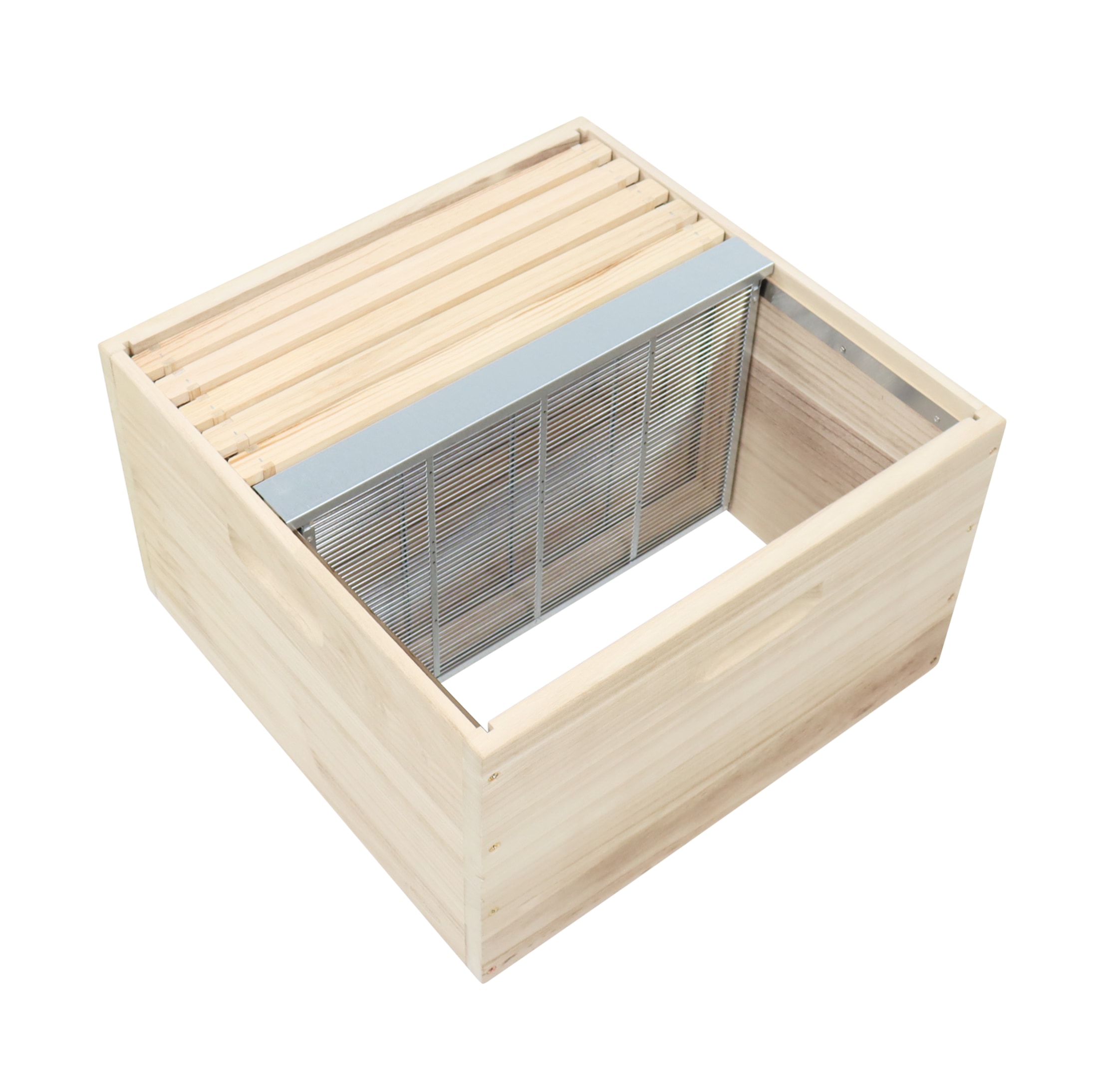 Dadant US Bannwabentasche für 1 Rähmchen aus verzinktem, robustem und bienenfreundlichem Material. Geeignet für Rähmchen mit Hoffmann- oder geraden Seiten, ideal zur Königinnenzucht, Schwarmkontrolle und medikamentenfreien Varroabehandlung. Begrenzt die Königin auf eine Wabe, reduziert Rückstände im Honig und fördert die Bienengesundheit. Leicht zu reinigen, Maße: 480 × 295 × 48 mm, passend für Dadant US Brutraumrähmchen.